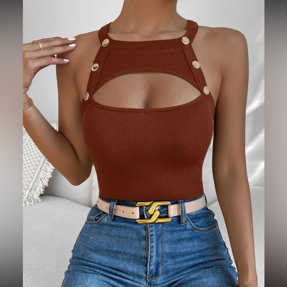 Luxe button detail cutout halter top - Picture 5 of 6